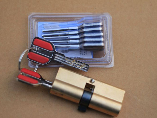 文圣24小时上门开锁公司